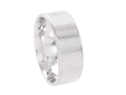 Smycken, SLÄT RING, 18K vitguld, i auktion: Allmänna – Tisdag 17 februari