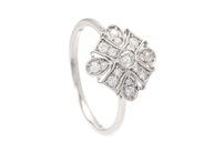 Smycken, RING, 18K vitguld, i auktion: Lilla Smycken – Tisdag 10 februari