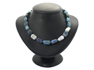 Smycken, COLLIER, blå sten, i auktion: Allmänna – Tisdag 3 mars