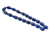 Smycken, COLLIER, lapis lazuli, i auktion: Moderna – Lördag 7 mars