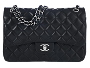 Accessoarer, CHANEL, VÄSKA, i auktion: Modekvaliten – Lördag 18 april