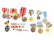 Medaljer, 13 MINNEN, silver / brons, i auktion: Allmänna – Tisdag 23 juni