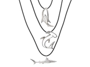 SMYCKESET, 3 st collier, sterlingsilver, svarta band, motiv av hajar, justerbar längd 40-50 cm & 50-55 cm, vikt ca 37 g.