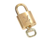 Accessoarer, LÅS, LOUIS VUITTON, i auktion: Modespecial – Lördag 22 augusti