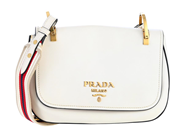 Accessoarer, VÄSKA, PRADA, i auktion: Fashionabla – Torsdag 2 juli