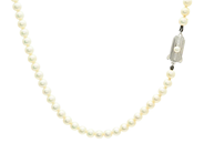 Smycken, MIKIMOTO, pärlcollier, i auktion: Lilla Smycken – Tisdag 2 juni