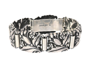 Smycken, ARMBAND, silver, i auktion: Lilla Smycken – Tisdag 16 juni
