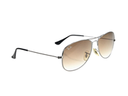 Accessoarer, SOLGLASÖGON, RAY BAN, i auktion: Fashionabla – Torsdag 30 juli