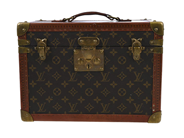 Accessoarer, VÄSKA, LOUIS VUITTON, i auktion: Modespecial – Lördag 22 augusti