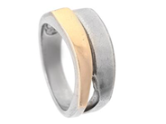 RING, sterlingsilver, delvis förgylld, stl 17,5 mm, vikt ca 6,6 g.