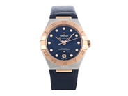 OMEGA, Constellation, Co-Axial, Master Chronometer, Cal 8700, Verk nr. 82869480, Serie nr. 82869480, PIC nr. 131.23.29.20.99.003, damur, 29 mm, stål/ Sedna guld, automatisk, safirglas, datum, blå aventurin-urtavla med diamanter (11 st. 8/8), glasbaksida, integrerat läderband, originalspänne (stål), 