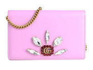 GUCCI, VÄSKA, GG Marmont Wallet On Chain, rosa skinn, vita, röda stenar, guldfärgade beslag, 20x12,5x3,5 cm, dustbag. Very Good Condition.