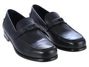 HERMÈS, SKOR, Destin Loafers, svart läder, svartfärgade beslag, klack 2,5 cm, stl 43, originalkartong, plast k på auktion i Stockholm, Stockholms län hos Kaplans Auktioner