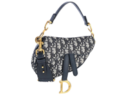 DIOR, VÄSKA, Saddle bag, blå canvas monogram, läder, guldfärgade beslag, 18x15x4 cm, märkt 05-RU-1109, år 2019 på auktion i Stockholm, Stockholms län hos Kaplans Auktioner