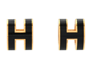 HERMÈS, ÖRHÄNGEN, Mini Pop H Earrings, svart emalj, guldfärgad metall, 0,9x0,7 cm, vikt 0,95 g, Made in France på auktion i Stockholm, Stockholms län hos Kaplans Auktioner