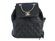 CHANEL, VÄSKA, Backpack, svart kaviarläder, guldfärgade beslag, 23x20,5x15,5 cm, hologrammärkt 24048788, år 20 på auktion i Stockholm, Stockholms län hos Kaplans Auktioner