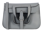 HERMÈS, VÄSKA, Halzan Mini, grått gris pantin Swift läder, silverfärgade beslag, 21,5x14x6,5 cm, märkt K, år 2 på auktion i Stockholm, Stockholms län hos Kaplans Auktioner