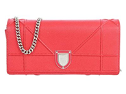 DIOR, VÄSKA, Diorama Wallet On Chain, rött läder, silverfärgade beslag, 21x11x2 cm, avtagbar kedja. Good Condition.