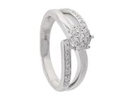 RING, 14K vitguld, 17 briljantslipade diamanter ca 0,18 ctv, ca W-Cr/P, stl 17,5 mm, vikt ca 3,3 g. på auktion i Stockholm, Stockholms län hos Kaplans Auktioner