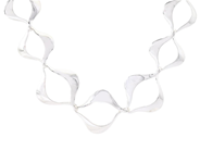 COLLIER, sterlingsilver, längd ca 46 cm-48 cm, doserad 1,5 cm-2,7 cm, vikt ca 37,6 g. på auktion i Stockholm, Stockholms län hos Kaplans Auktioner