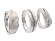 SMYCKESET, 3 st ringar, sterlingsilver, 4 briljantslipade diamanter ca 0,068 ctv, W/P, stl 19/18,75/17 mm, vik på auktion i Stockholm, Stockholms län hos Kaplans Auktioner