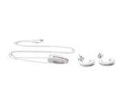 SMYCKESET, 1 par örhängen, hänge med kedja, sterlingsilver, 3 st briljantslipade diamanter ca 0,058, W/P, läng på auktion i Stockholm, Stockholms län hos Kaplans Auktioner