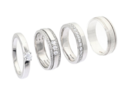 SMYCKESET, ringar, sterlingsilver, vita stenar, stl 17,25 mm - 19 mm, vikt 16,1 g. på auktion i Stockholm, Stockholms län hos Kaplans Auktioner