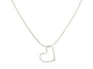 HÄNGE MED KEDJA, sterlingsilver, halvstel länk, längd kedja 42,5 cm, hjärta, vikt 5,8 g. på auktion i Stockholm, Stockholms län hos Kaplans Auktioner