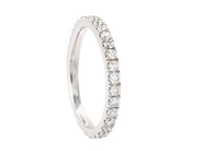 HELLALLIANSRING, 18K vitguld, briljantslipade diamanter ca 0,70 ctv, ca W/SI, stl 15,75 mm, vikt 2,6 g.