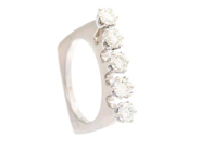 W. A. BOLIN, ring, 18K vitguld, 5 briljantslipade diamanter ca 0,84 ctv, ca TW-W&VVS-VS, Stockholm 1976, stl 16 mm, vikt 6,3 g, enstaka diamanter har nagg.