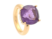 RING, 18K guld, ametist, stl 16,5 mm, vikt 14,7 g.