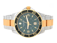 VICTORINOX, Swiss Army, Maverick, Serie nr. 210700037, Ref nr. V241605, herrur, 43 mm, bicolour, quartz, safir på auktion i Stockholm, Stockholms län hos Kaplans Auktioner