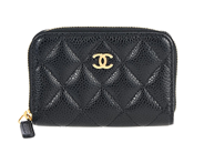 CHANEL, PLÅNBOK, Matelasse Wallet, svart quiltat kaviarläder, guldfärgade beslag, 10,5x7,5x1,5 cm, kort, holog på auktion i Stockholm, Stockholms län hos Kaplans Auktioner