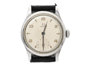 OMEGA, herrur, 30 mm, Cal 26.5 T3 PC T1, Serie nr. 11348530, Ref nr. CK 2165, Boett nr. 2165-4, stål (Staybrit på auktion i Stockholm, Stockholms län hos Kaplans Auktioner
