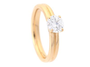 ENSTENSRING, 18K guld, briljantslipad diamant 0,56 ct, R(D)/IF, CGL certifikat, stl 15,5 mm, vikt 3,8 g.