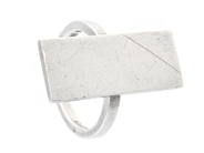 WIWEN NILSSON, ring, sterlingsilver, signerad, Lund 1963, stl 17 mm, vikt 6,5 g, repig. (d) på auktion i Stockholm, Stockholms län hos Kaplans Auktioner