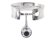 OVE BOHLIN, armring, silver, bergkristall, Stockholm 1966/1967, innermått på armring 61x53 mm, höjd på hänge 4 på auktion i Stockholm, Stockholms län hos Kaplans Auktioner