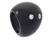RING, onyx, 18K vitguld, 2 briljantslipade diamanter ca 0,20 ctv ca TW/VS, stl 16 mm, vikt 17,8 g. på auktion i Stockholm, Stockholms län hos Kaplans Auktioner