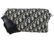 DIOR, VÄSKA, Roller Messenger Bag, Oblique Jacuard, blått läder, silverfärgade beslag, 21x12x12 cm, märkt 03-B på auktion i Stockholm, Stockholms län hos Kaplans Auktioner