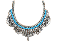 VALENTINO, COLLIER, Crystal Collar Statement Necklace, blå, mörka stenar, beige siden, mörka silverfärgade bes på auktion i Stockholm, Stockholms län hos Kaplans Auktioner