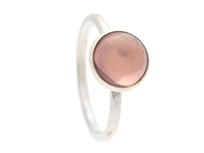 RING, sterlingsilver, ametist, stl 15,75 mm, Pandora, vikt 2,5 g. på auktion i Stockholm, Stockholms län hos Kaplans Auktioner