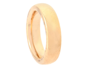 SLÄT RING, 18K guld, Strömdahls, Stockholm 1996, bredd 6 mm, stl 17,5 mm, vikt 16,0 g. på auktion i Stockholm, Stockholms län hos Kaplans Auktioner