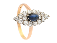 RING, 18K guld/platina, cabochonslipad safir, gammalslipade diamanter ca 0,55 ctv, ca TW-W/VS-P, antik, E. Axe på auktion i Stockholm, Stockholms län hos Kaplans Auktioner