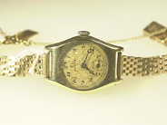 Pantvaror, 1 Damarmbandsur Omega 14k med länk i 18k. Vikt 22,8g, i auktion: Pant – Onsdag 20 april 2005