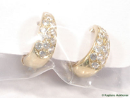 Pantvaror, Örhängen, ett par med stenar 18K defekt - ett lås skadat 4,1g, i auktion: Pant – Måndag 12 december 2005