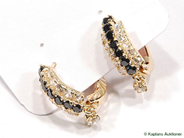 Pantvaror, Örhängen, ett par med stenar 18K  en sten saknas 3,2g, i auktion: Pant – Måndag 12 december 2005