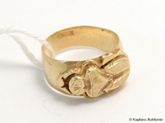 Pantvaror, Ring, mönstrad, i auktion: Pant – Tisdag 21 februari 2006