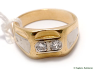 Pantvaror, Ring, med 2 diamanter ca 0,08ct / st 18K Ø 16 1/2 4,8g, i auktion: Pant – Tisdag 21 mars 2006