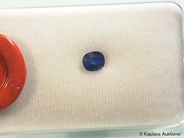 Ädelstenar, SAFIR I BOX, 1,86 ct, i auktion: Klassiska – Lördag 29 april 2006