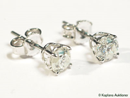 Smycken, ÖRHÄNGEN, 18K vitguld med 2 briljanter  ca 0,84 ctv G-H(TW-W)/P1-2, i auktion: Klassiska – Lördag 27 maj 2006